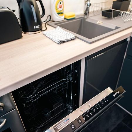 Ferienwohnung Anavrin Apartman Free Parking Pécs Exterior foto