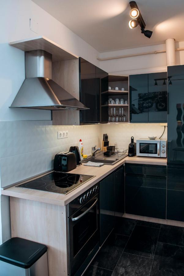 Ferienwohnung Anavrin Apartman Free Parking Pécs Exterior foto