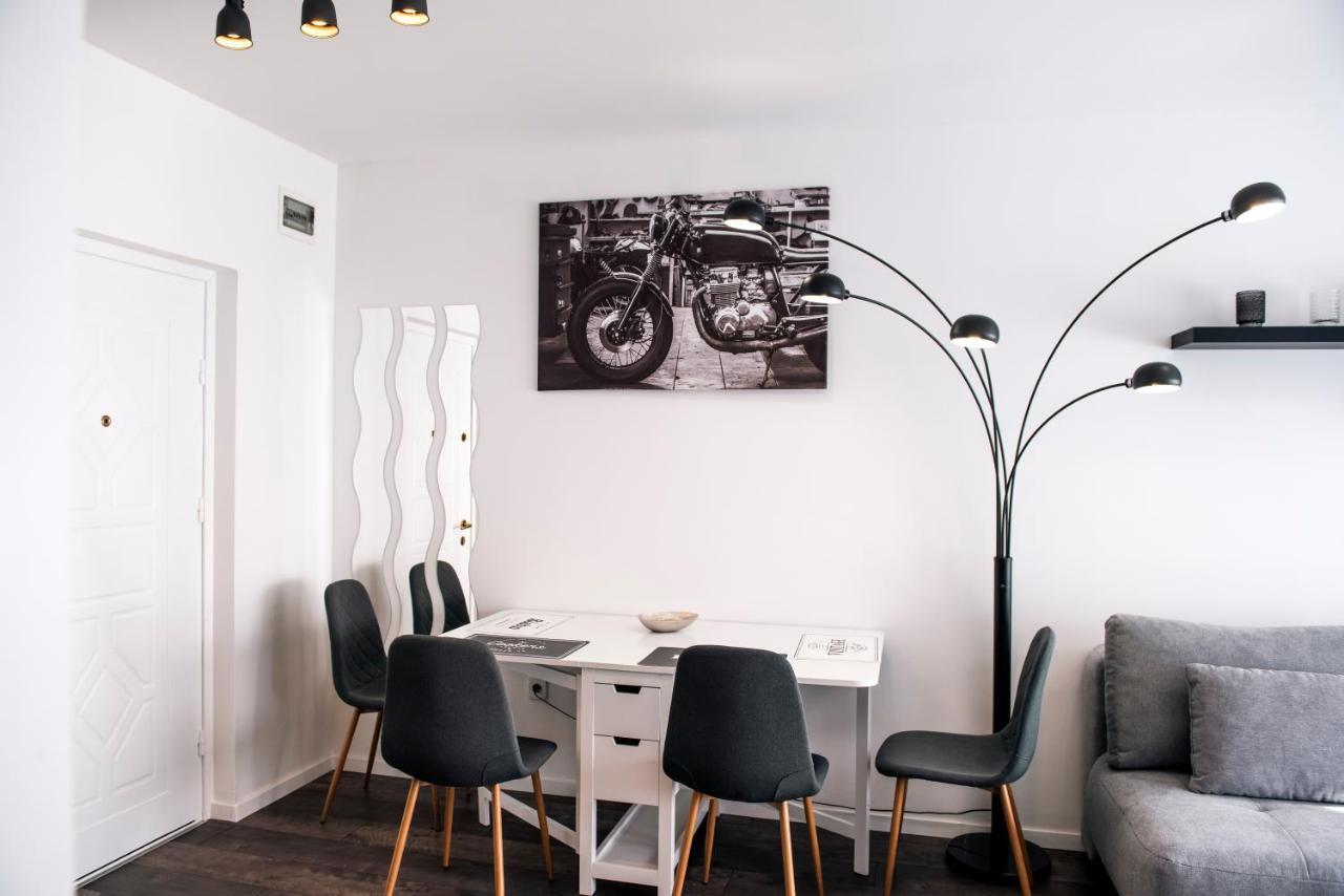 Ferienwohnung Anavrin Apartman Free Parking Pécs Exterior foto